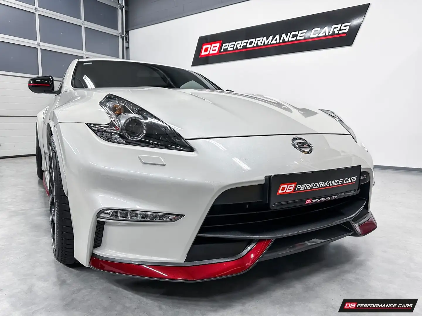 Nissan 370Z NISMO, top Zustand, Handschalter Weiß - 2