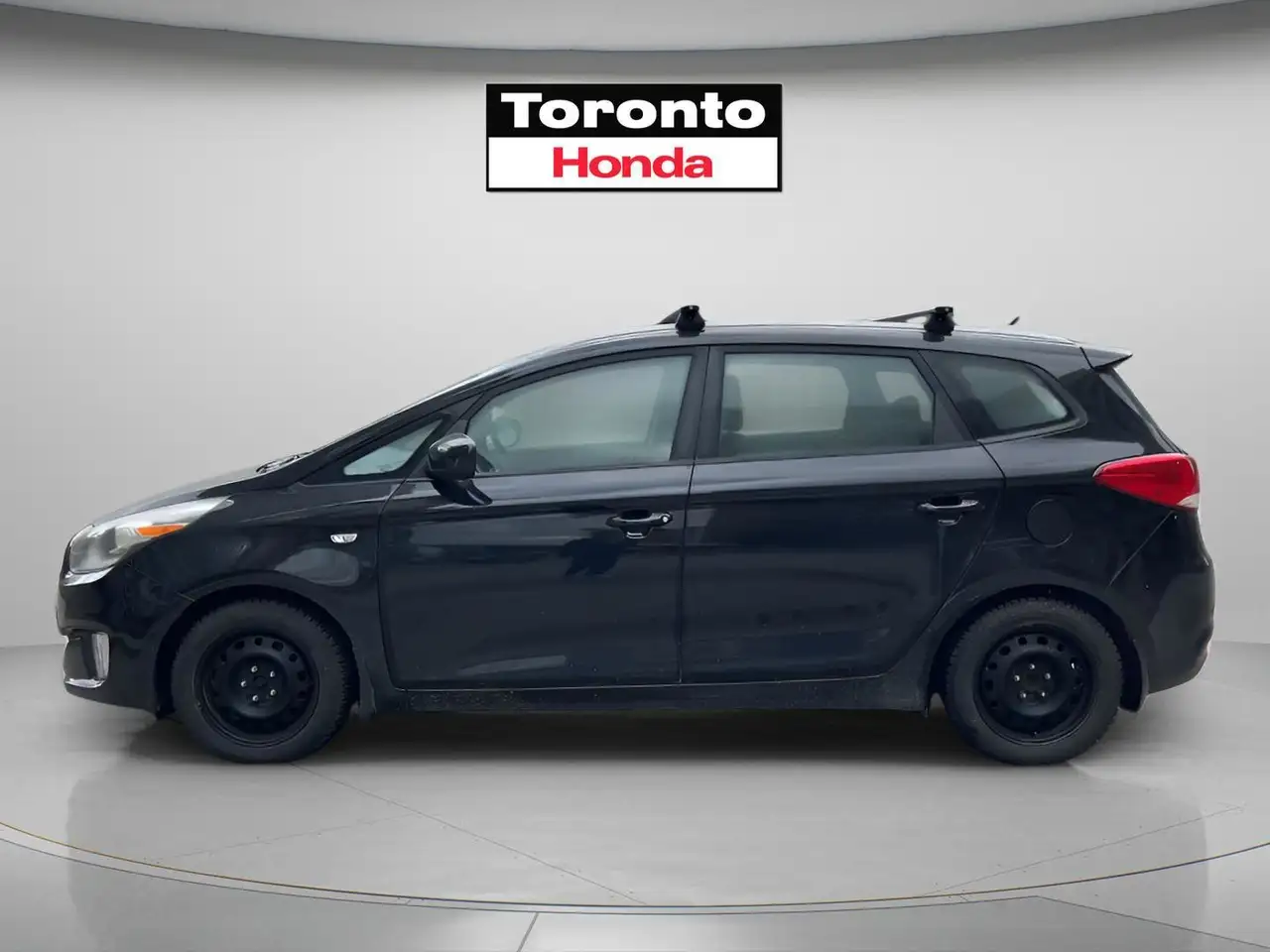 Kia Rondo снимка Kia Rondo