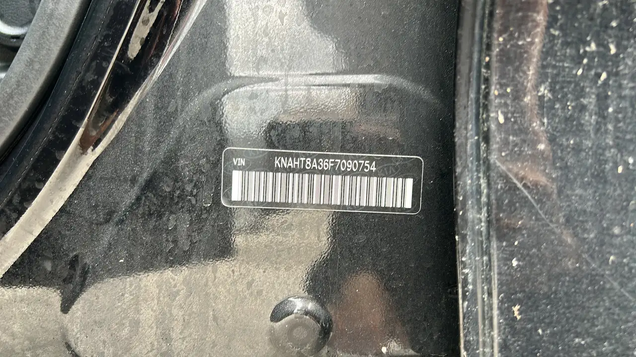 Kia Rondo снимка Kia Rondo