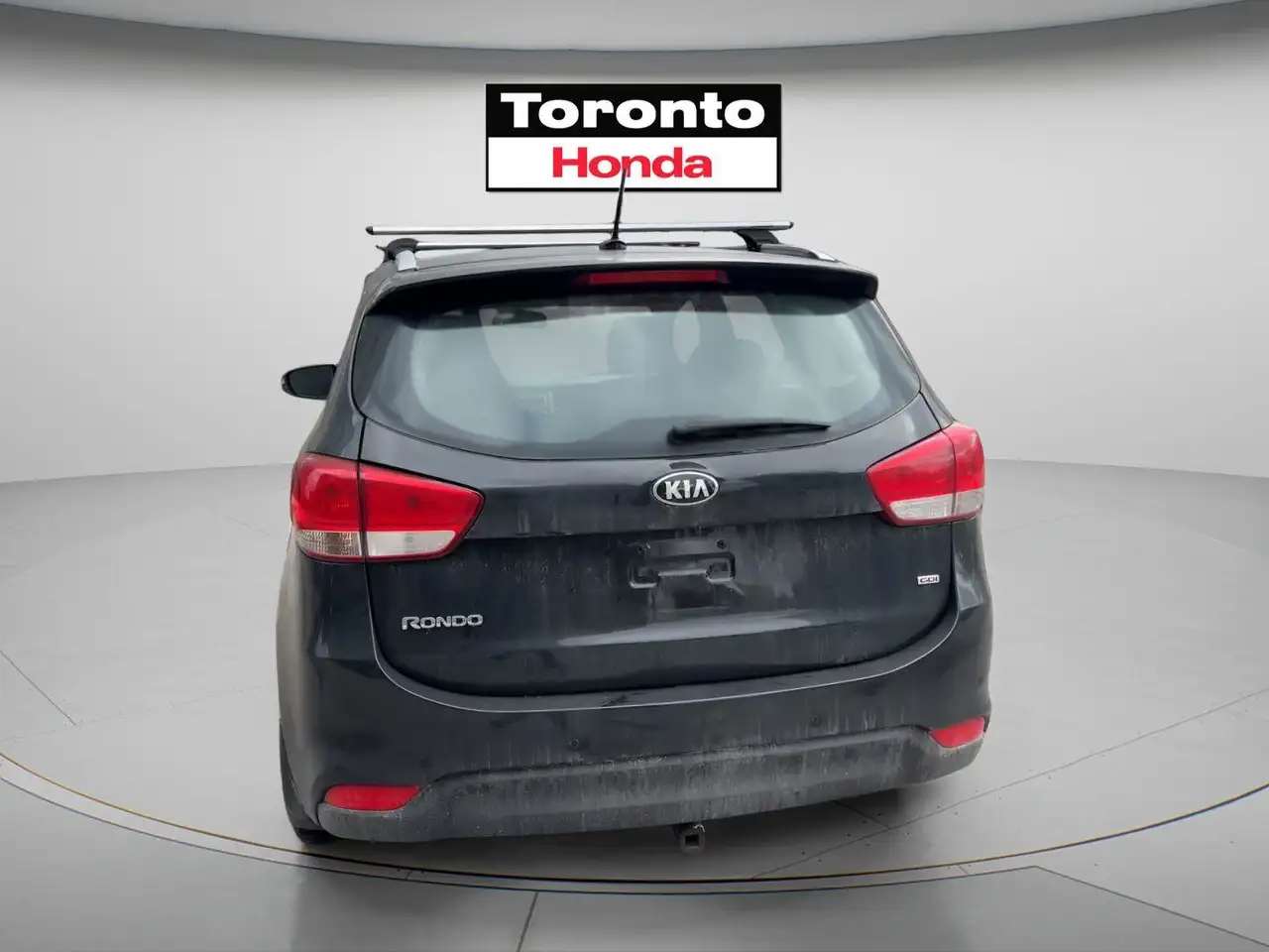 Kia Rondo снимка Kia Rondo