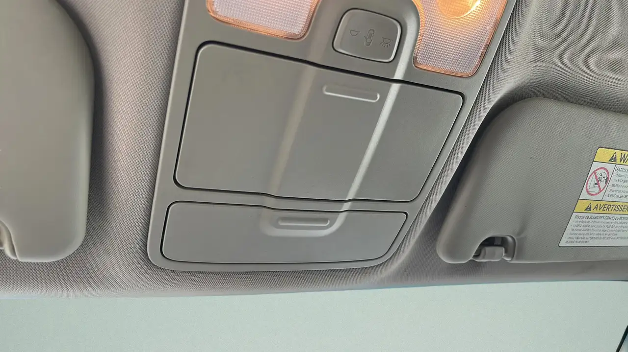 Kia Rondo снимка Kia Rondo