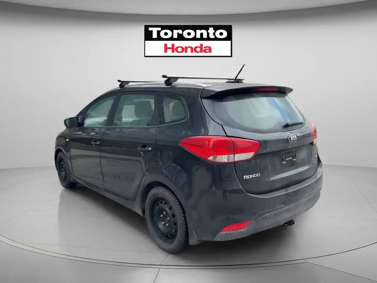 Kia Rondo снимка Kia Rondo