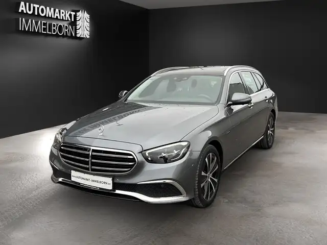 Mercedes-Benz E-Class view 2