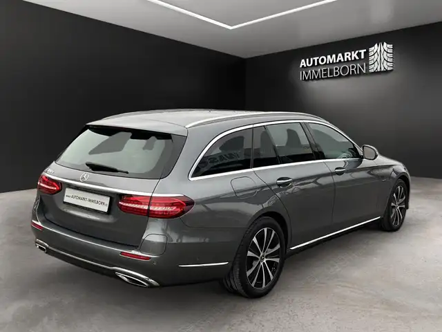 Mercedes-Benz E-Class view 10
