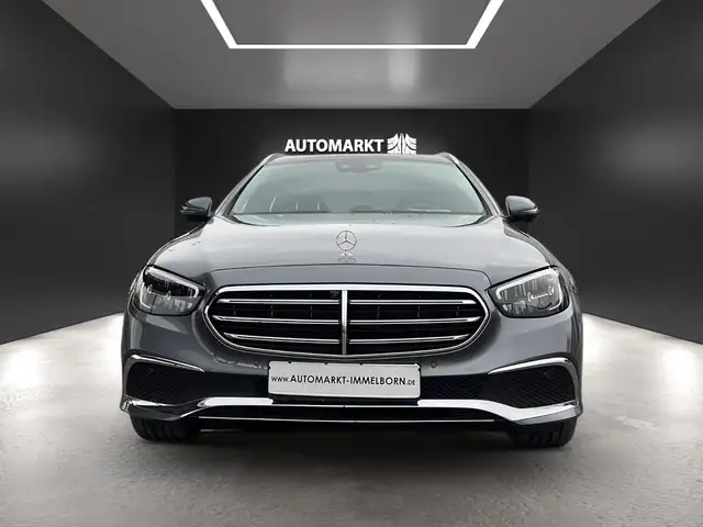 Mercedes-Benz E-Class view 11