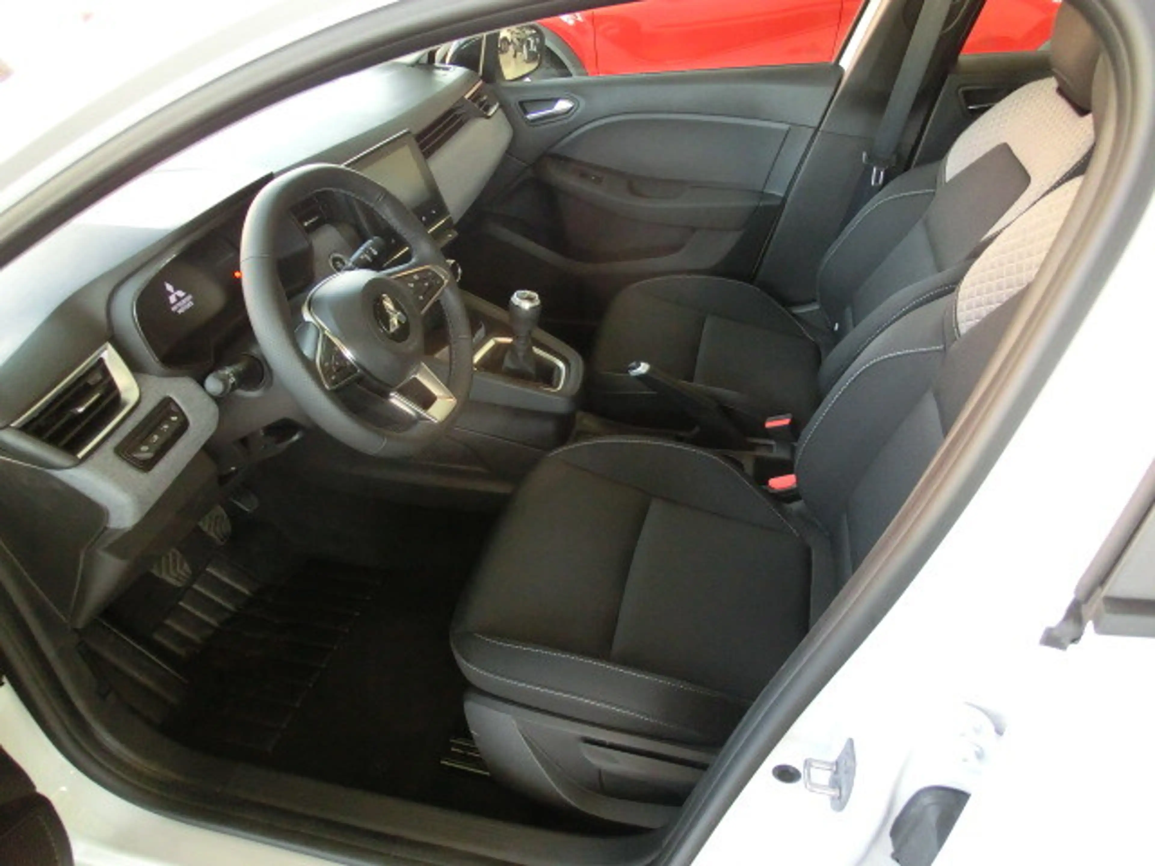 Mitsubishi Colt 1,0 MPI-T Invite — photo 3
