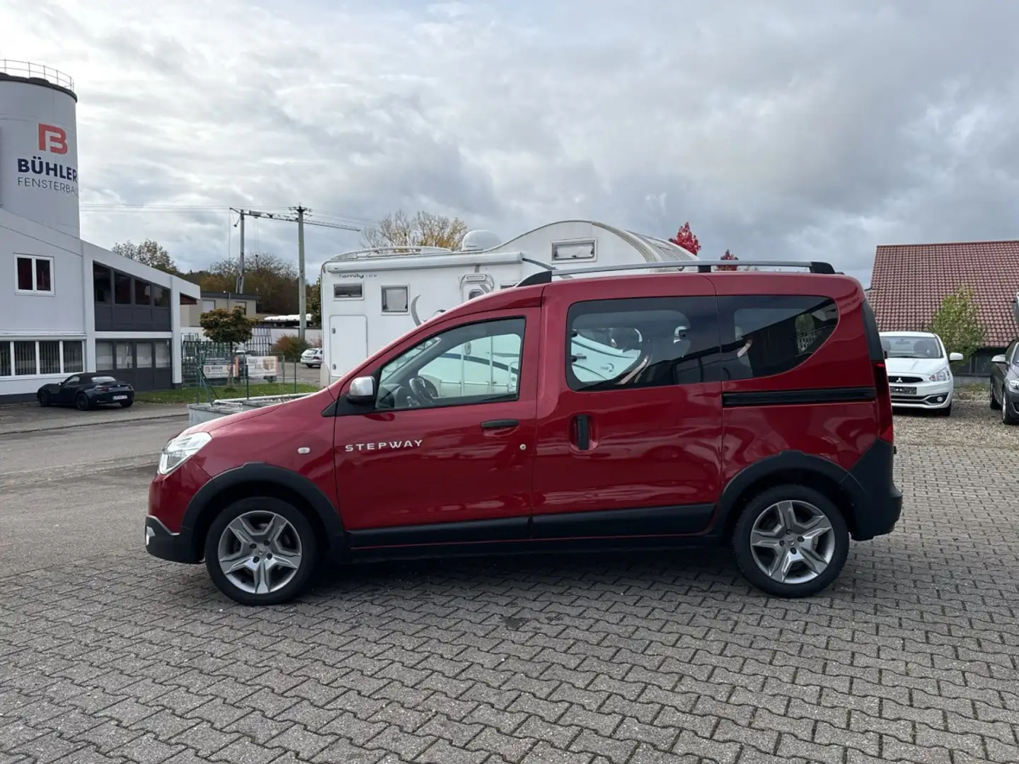 Dacia Dokker Stepway TCe 130 Klima Navi Einparkhilfe Rouge - 2