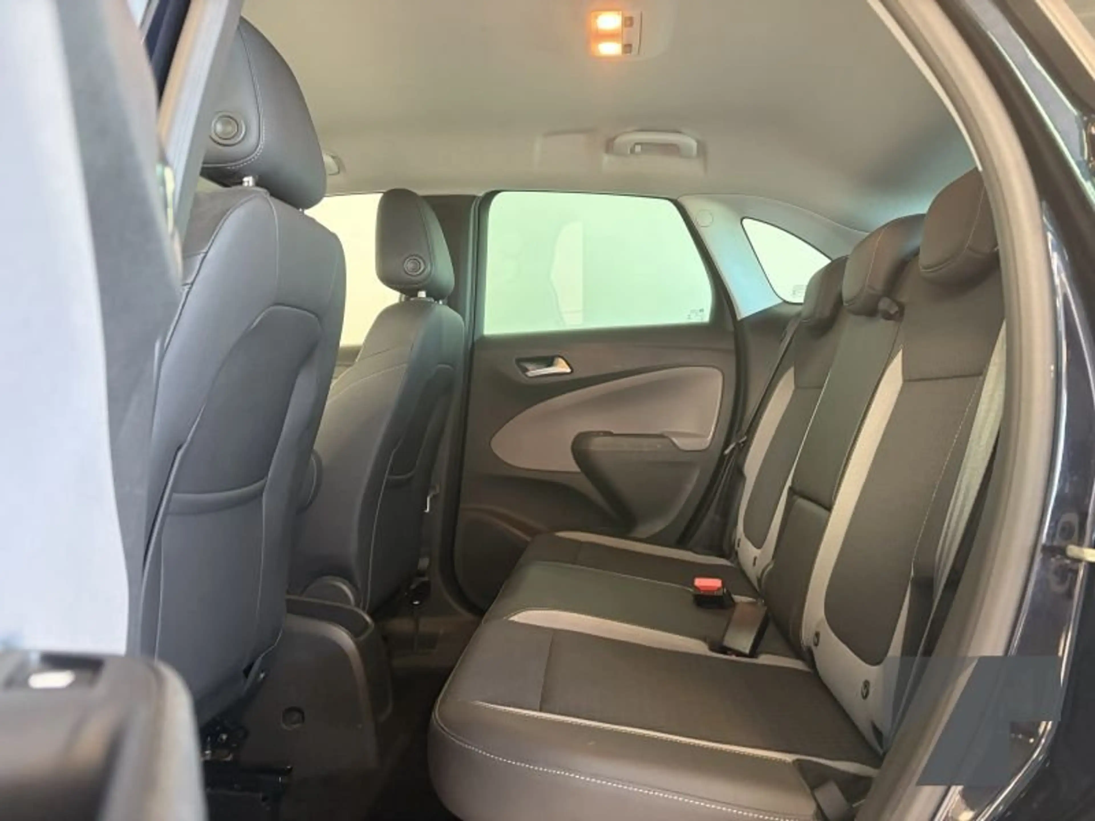 Opel Crossland X Innovation — photo 12