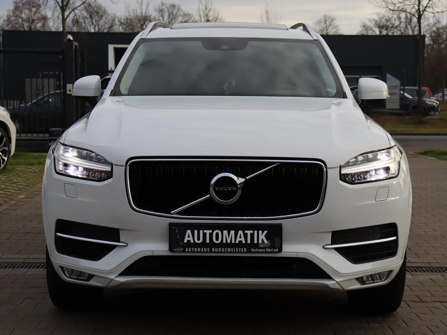 Volvo XC90 Momentum 2-Hand*Pano*LED*Leder*AHK*Temp*Mem*ILS* Weiß - 2