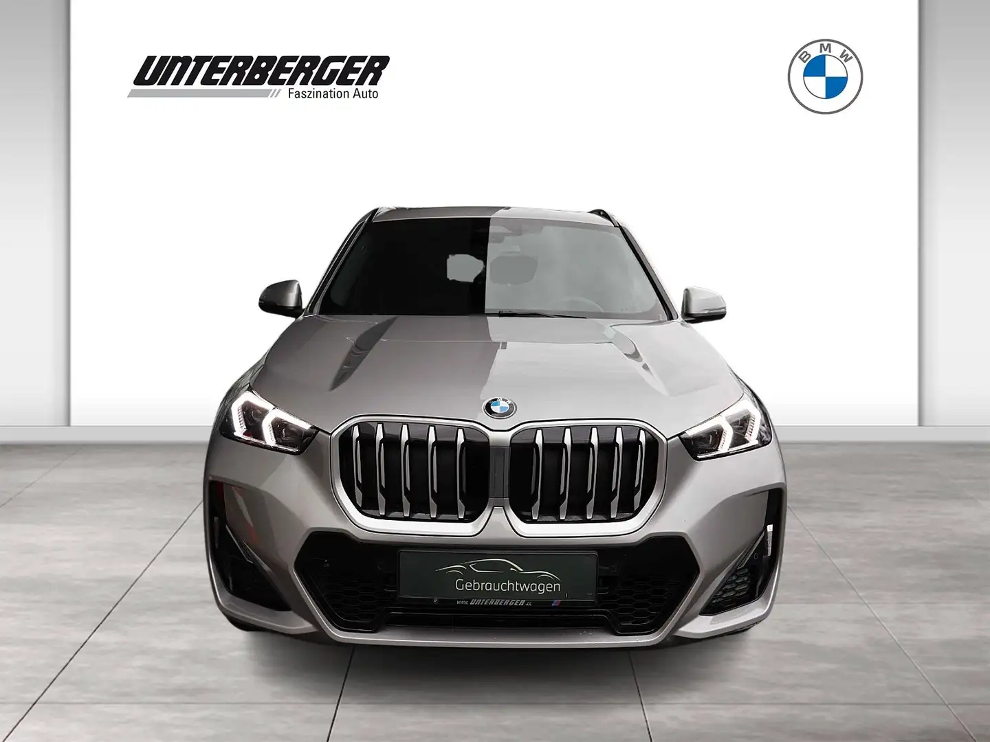 BMW X1 sDrive18i M-Sportpaket Aut. Pano, Privacy Glass Silber - 2