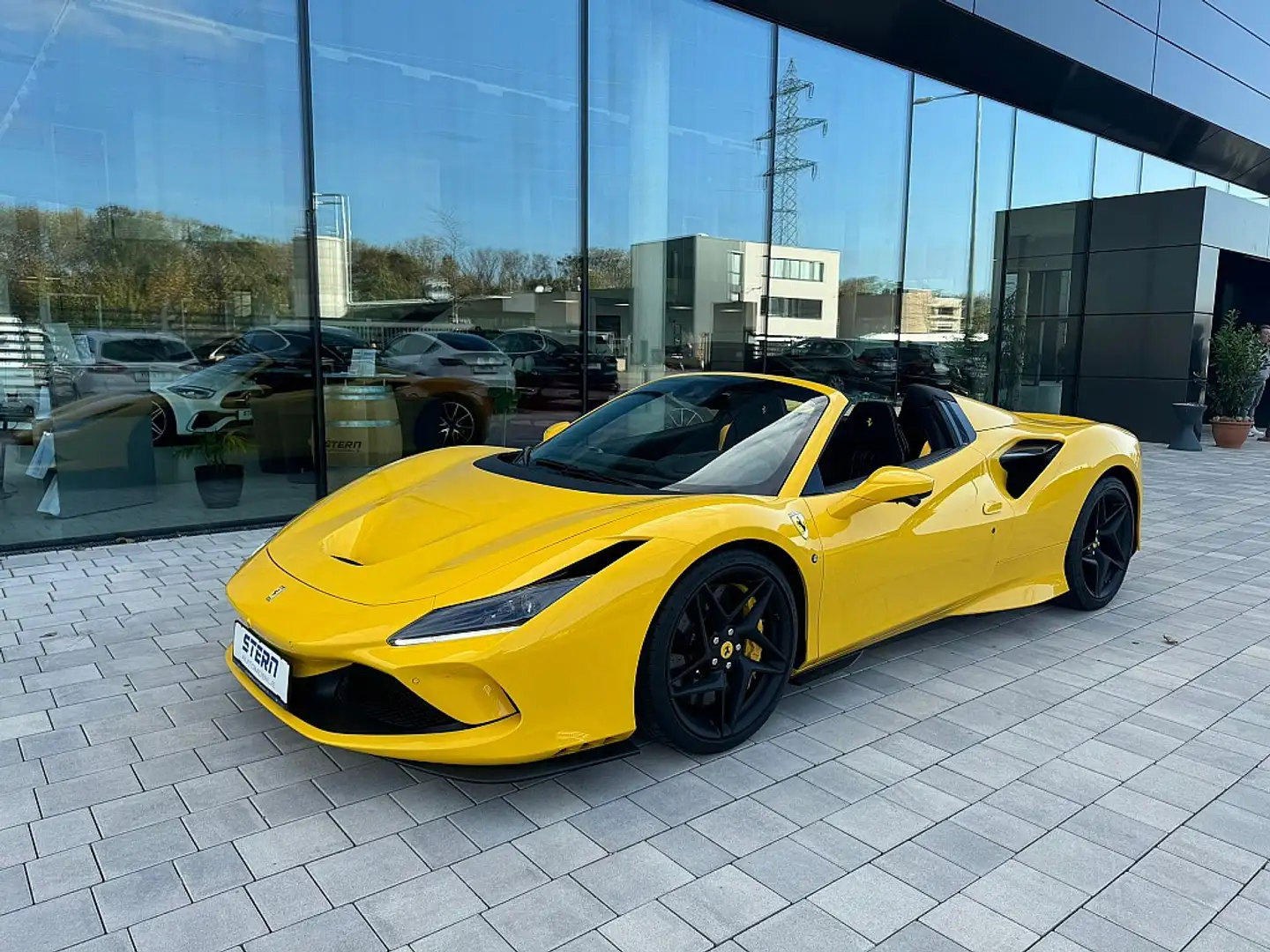 Ferrari F8 Spider *NOVITEC*CARBON*ALCANTARA*360* Gelb - 1