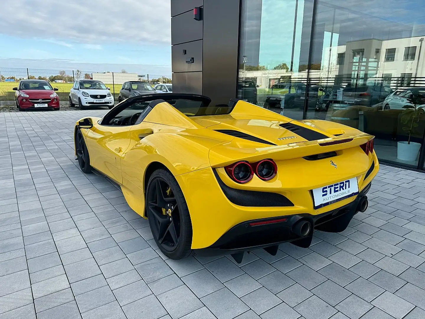Ferrari F8 Spider *NOVITEC*CARBON*ALCANTARA*360* Gelb - 2