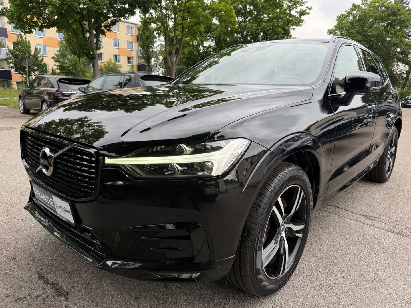 Volvo XC60 R Design 2WD AUT~Pano~ACC~AHK~Leder~LED~Kam Schwarz - 1