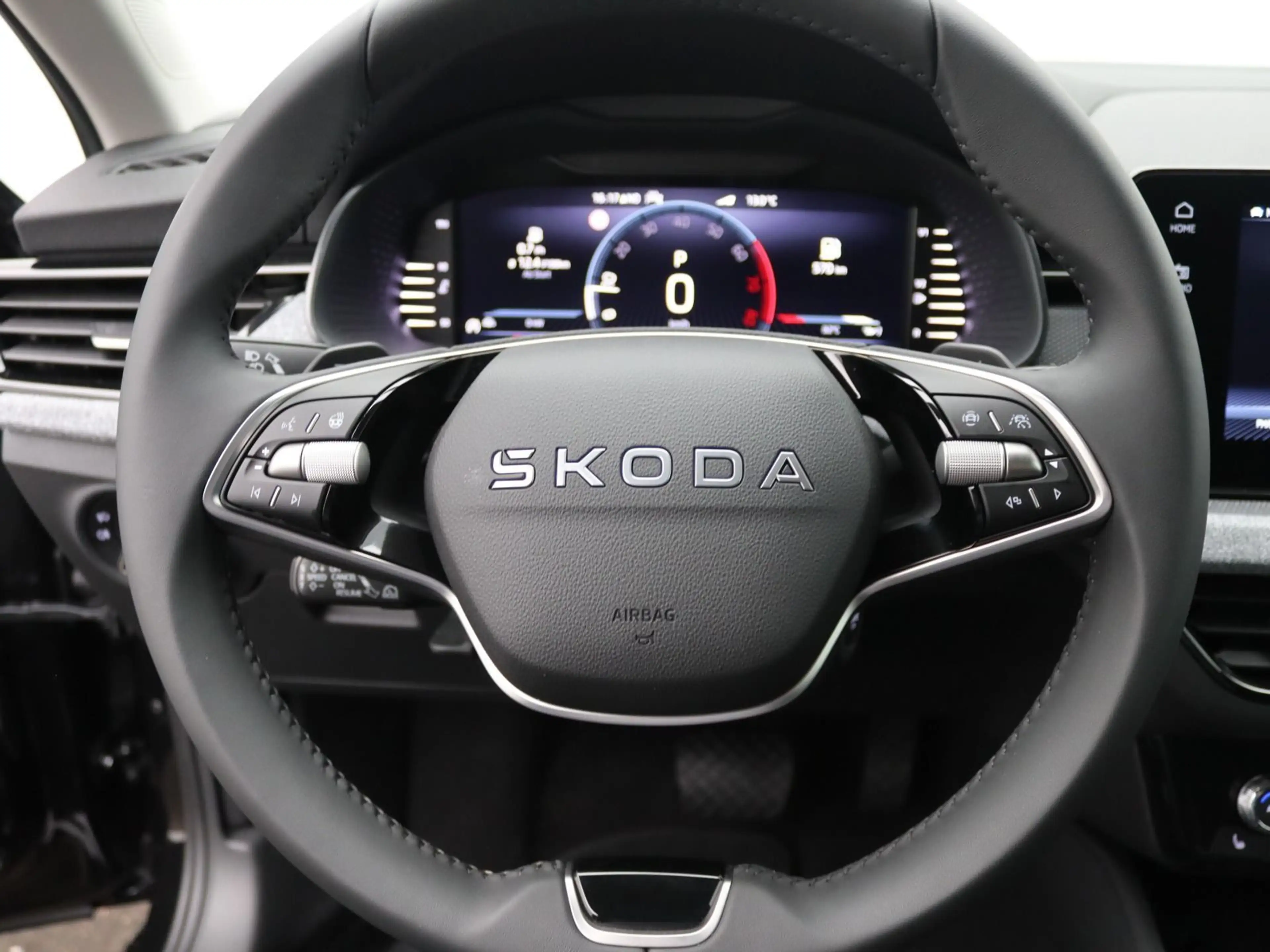 Skoda Scala Selection Black 1.5 TSI DSG / Matrix, RFK — photo 15