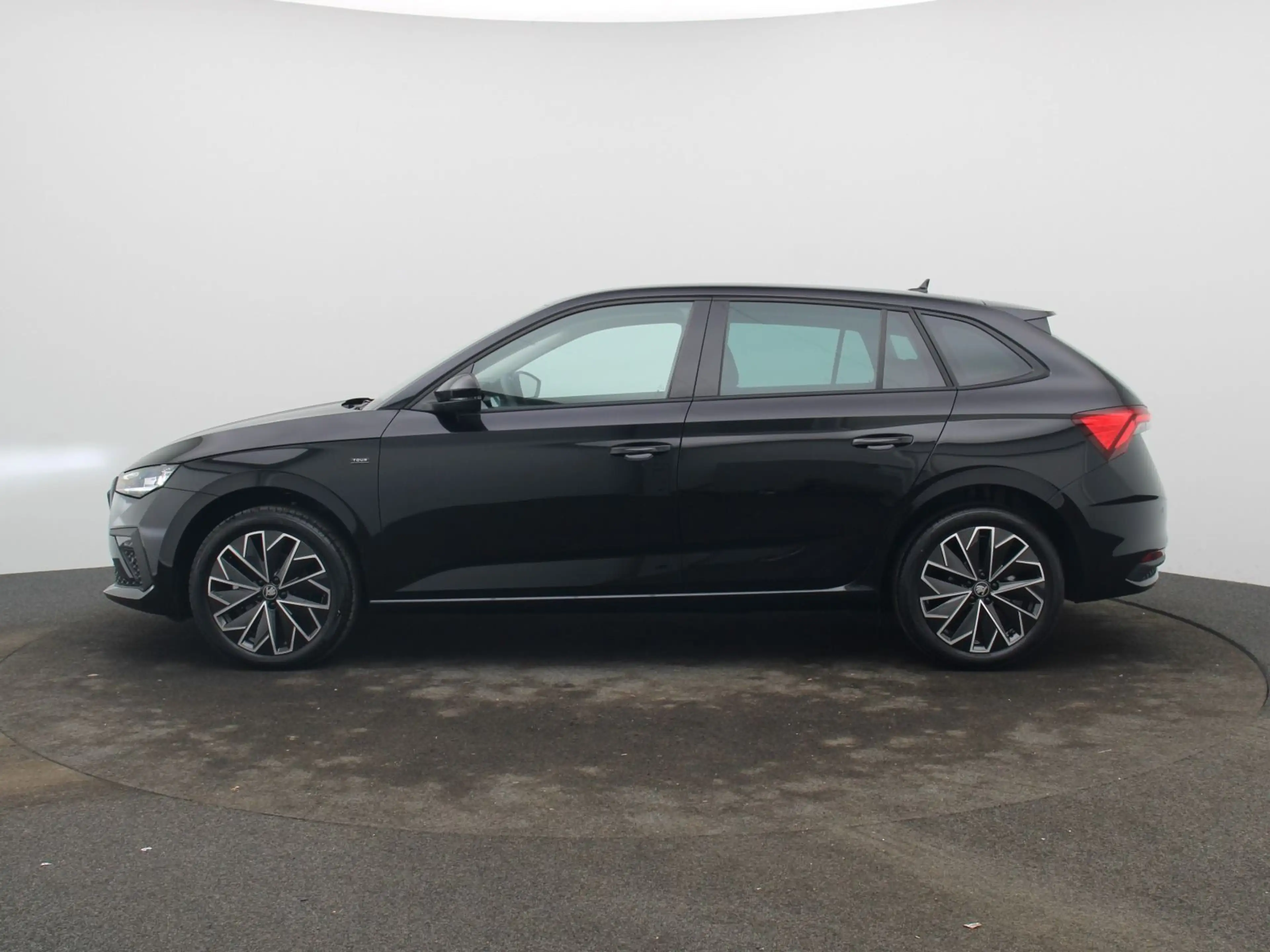 Skoda Scala Selection Black 1.5 TSI DSG / Matrix, RFK — photo 3