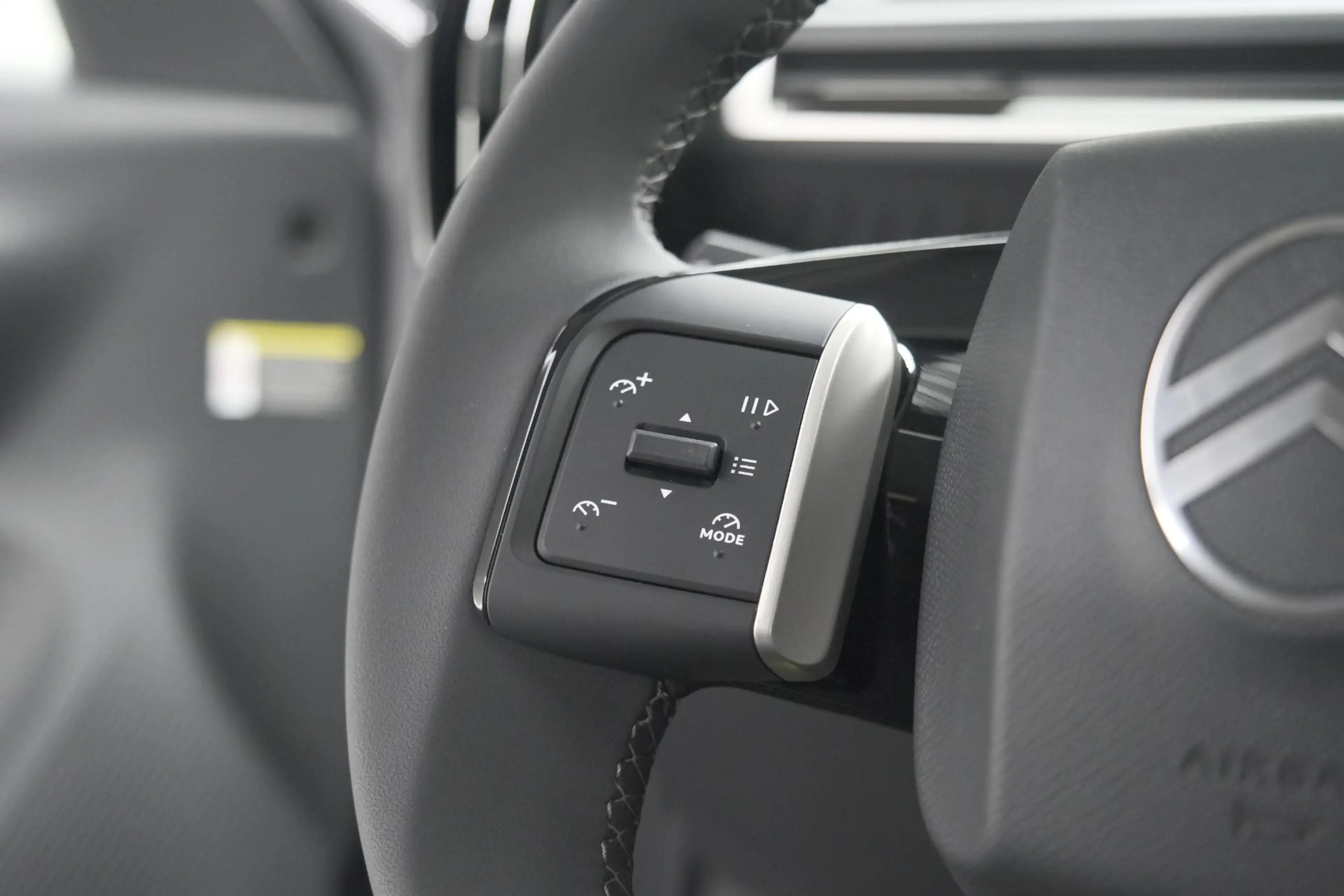 Citroen C3 Aircross 1.2 Hybrid 145pk Max 7p. | Camera | Dodehoekdetect — photo 3