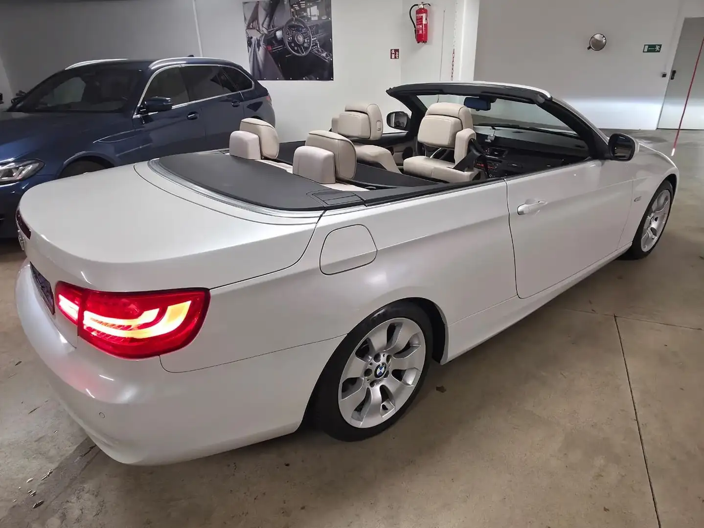 BMW 318 3 Cabrio 318i,Leder,Xenon,elekSportsitzeTOP Weiß - 1