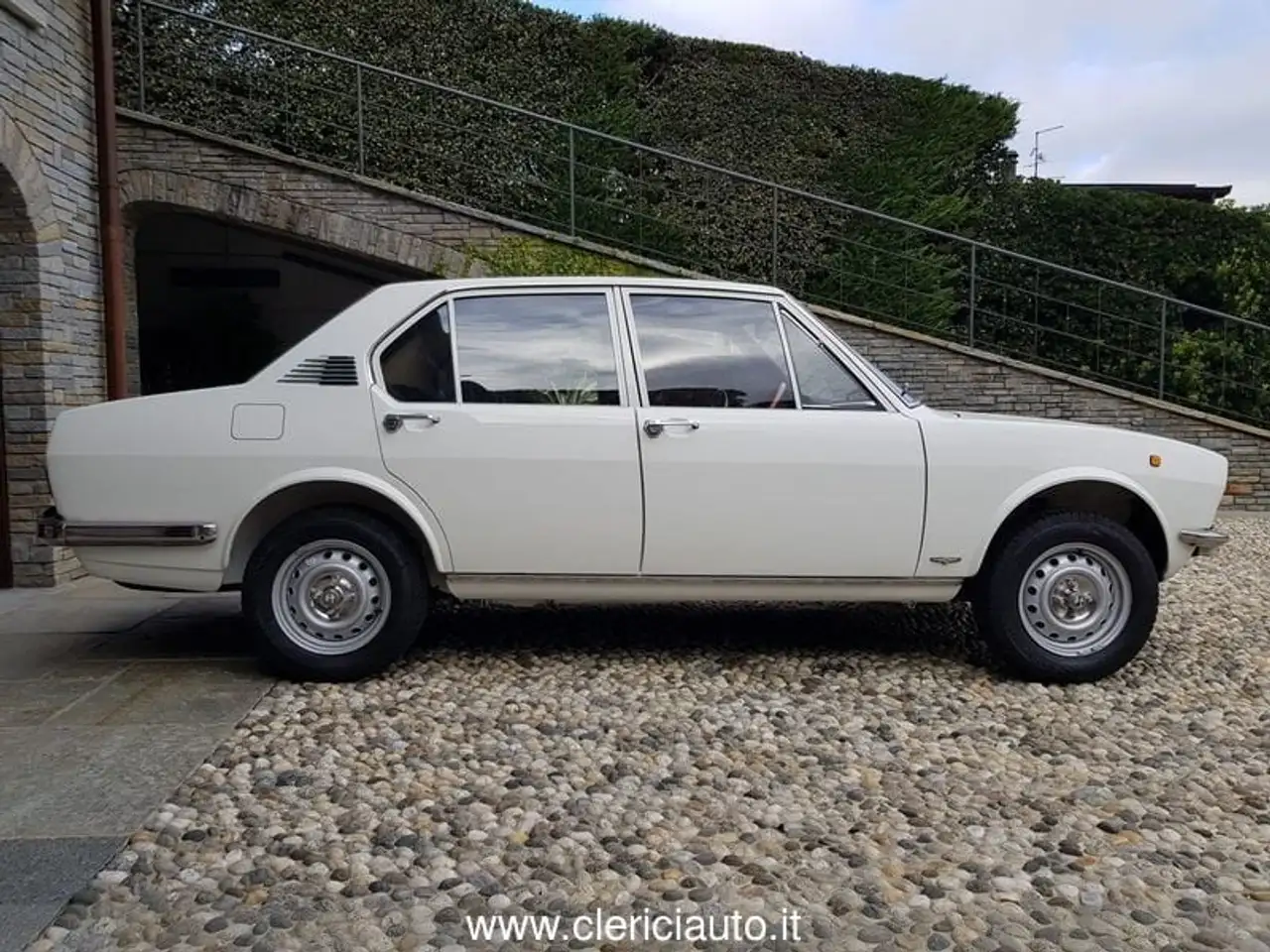 Alfa Romeo Alfetta 1.8 - Targa GR 14, foto 4