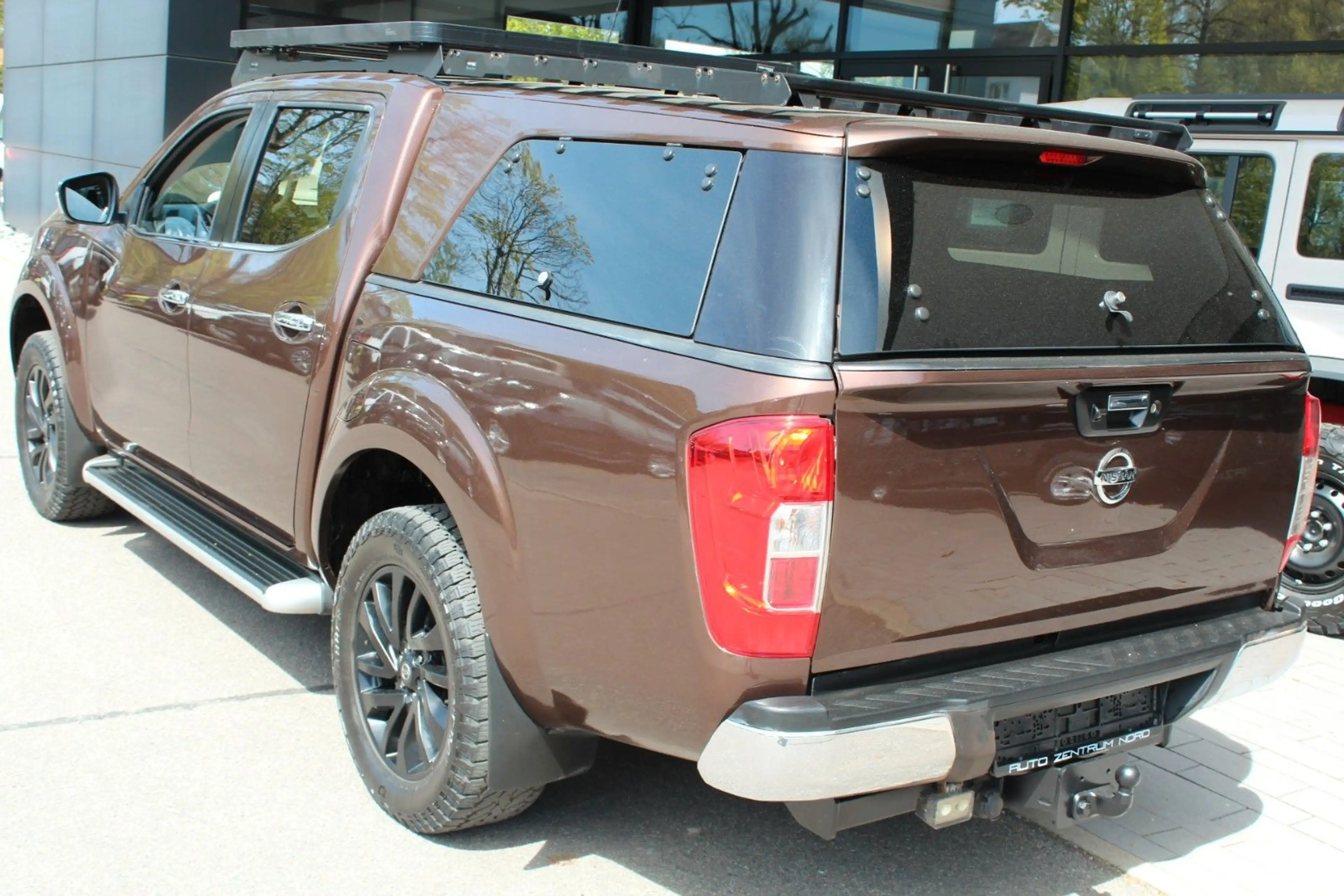 Nissan Navara N-Connecta 4x4 mit Hardtop — photo 9
