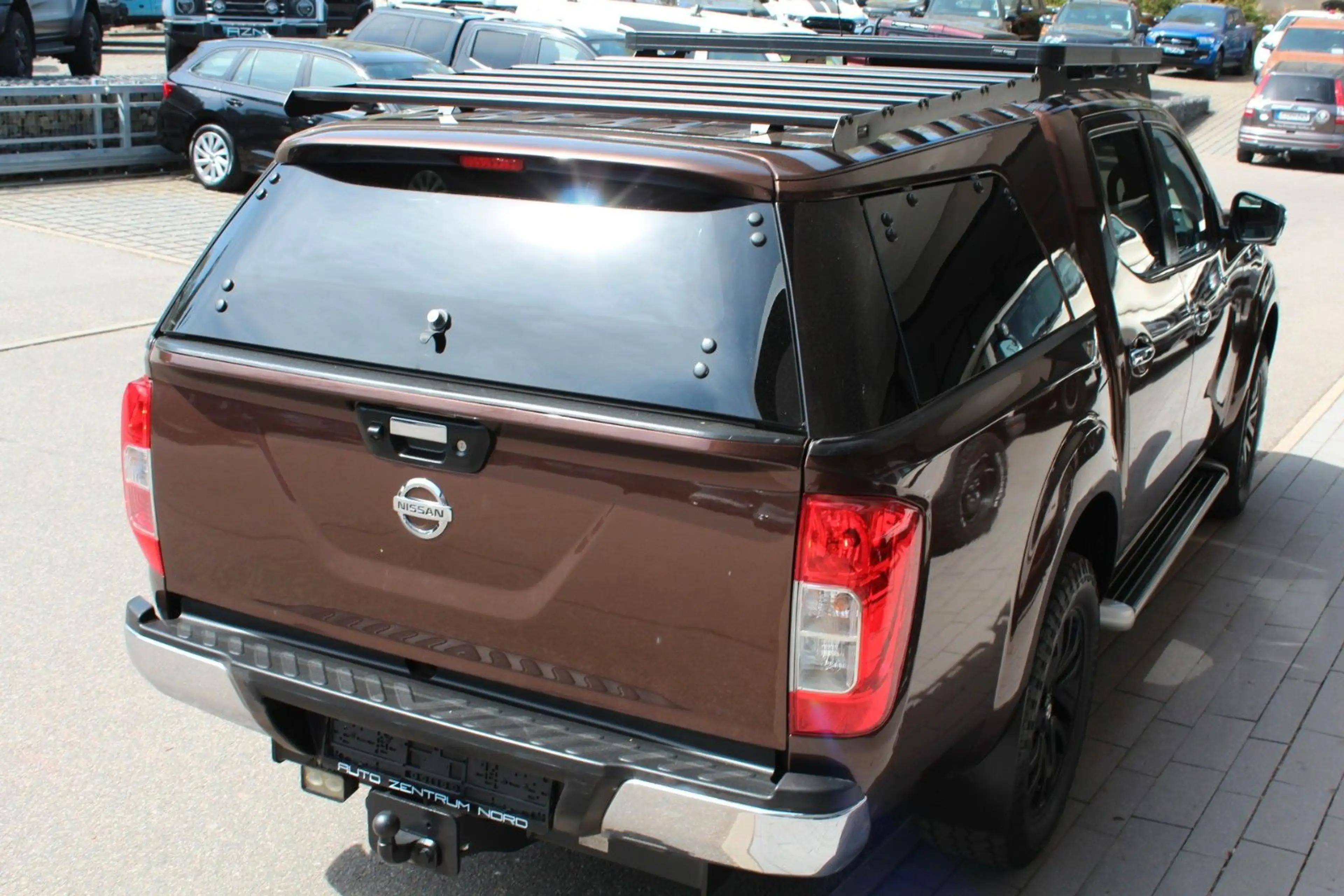 Nissan Navara N-Connecta 4x4 mit Hardtop — photo 10