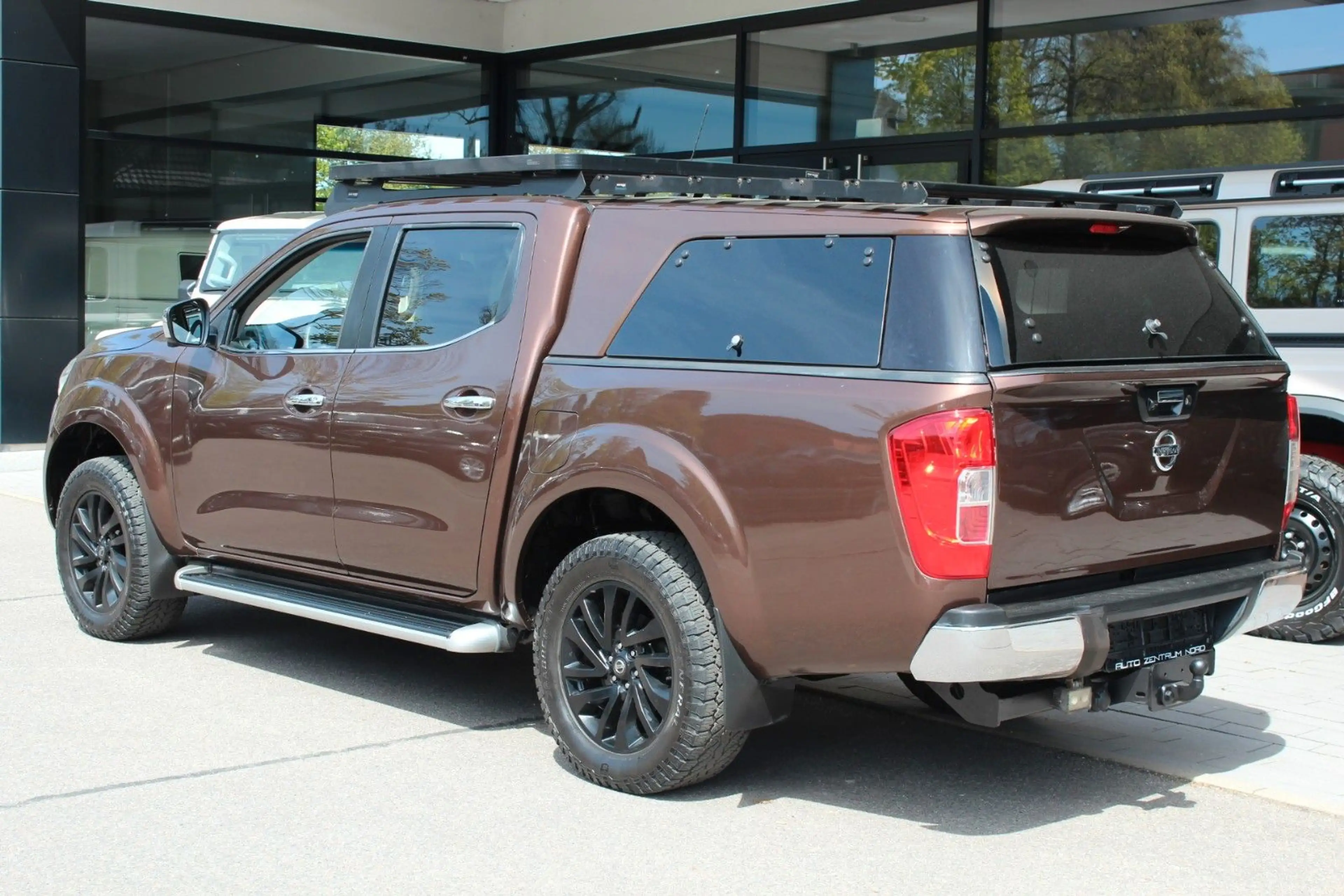 Nissan Navara N-Connecta 4x4 mit Hardtop — photo 8