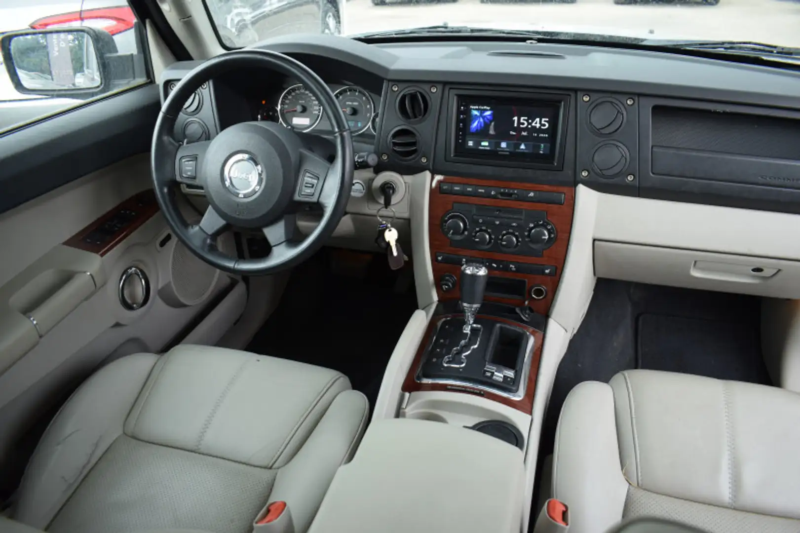 Jeep Commander 3.0 CRD OVERLAND 7Places Grau - 2