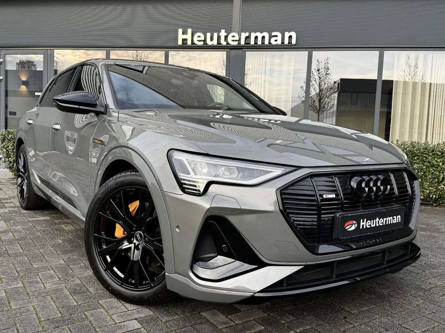 Audi e-tron 55 Quattro S Line Black Edition Sfeerverl./ Gris - 1