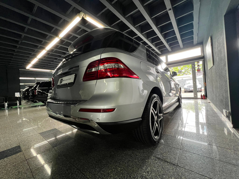 Mercedes-Benz ML 350 ML 350 CDI BlueTec Off-Roader — photo 3