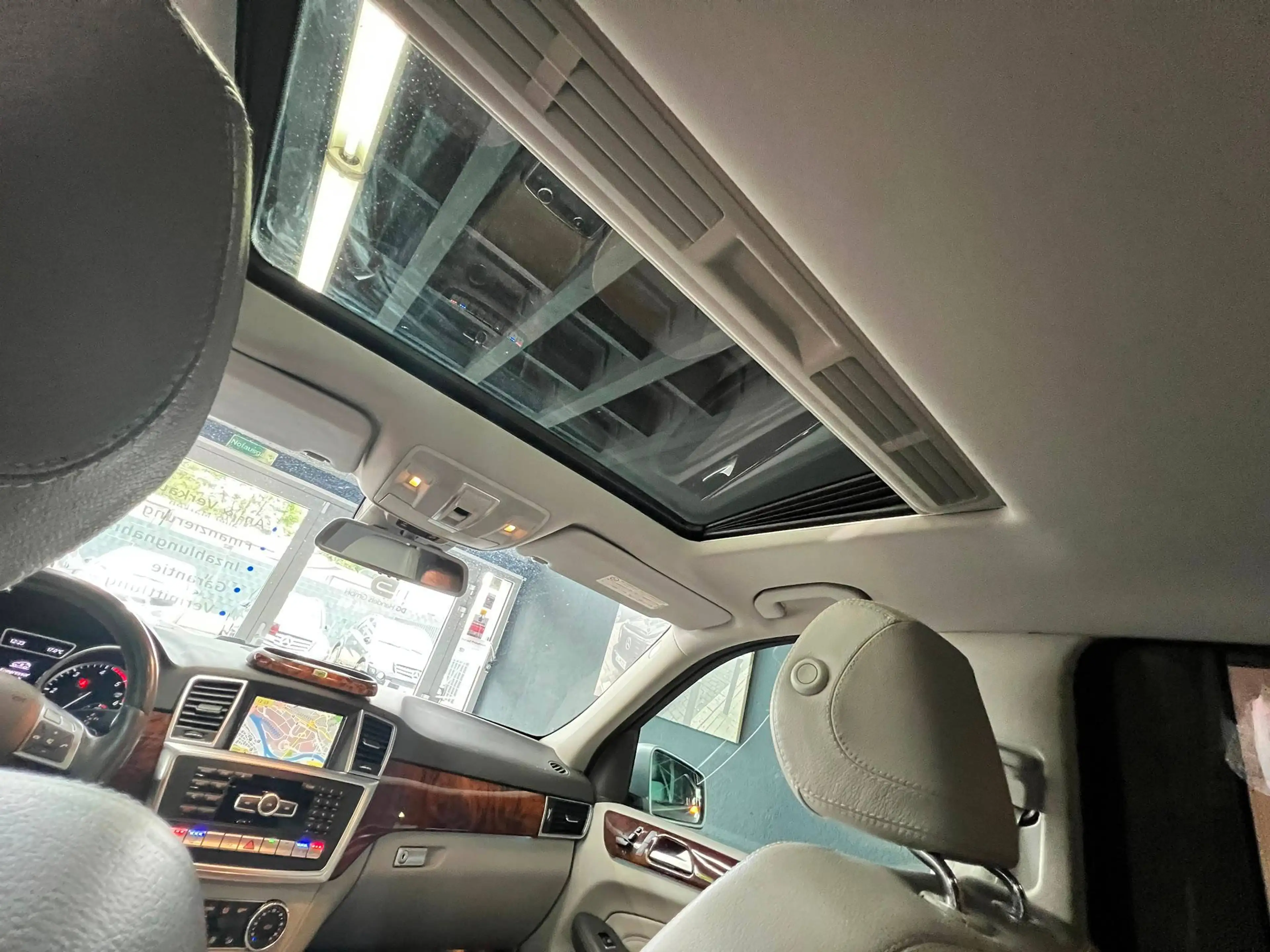 Mercedes-Benz ML 350 ML 350 CDI BlueTec Off-Roader — photo 14