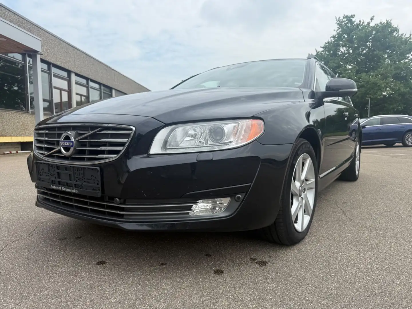 Volvo V70 Kombi Momentum Schwarz - 2