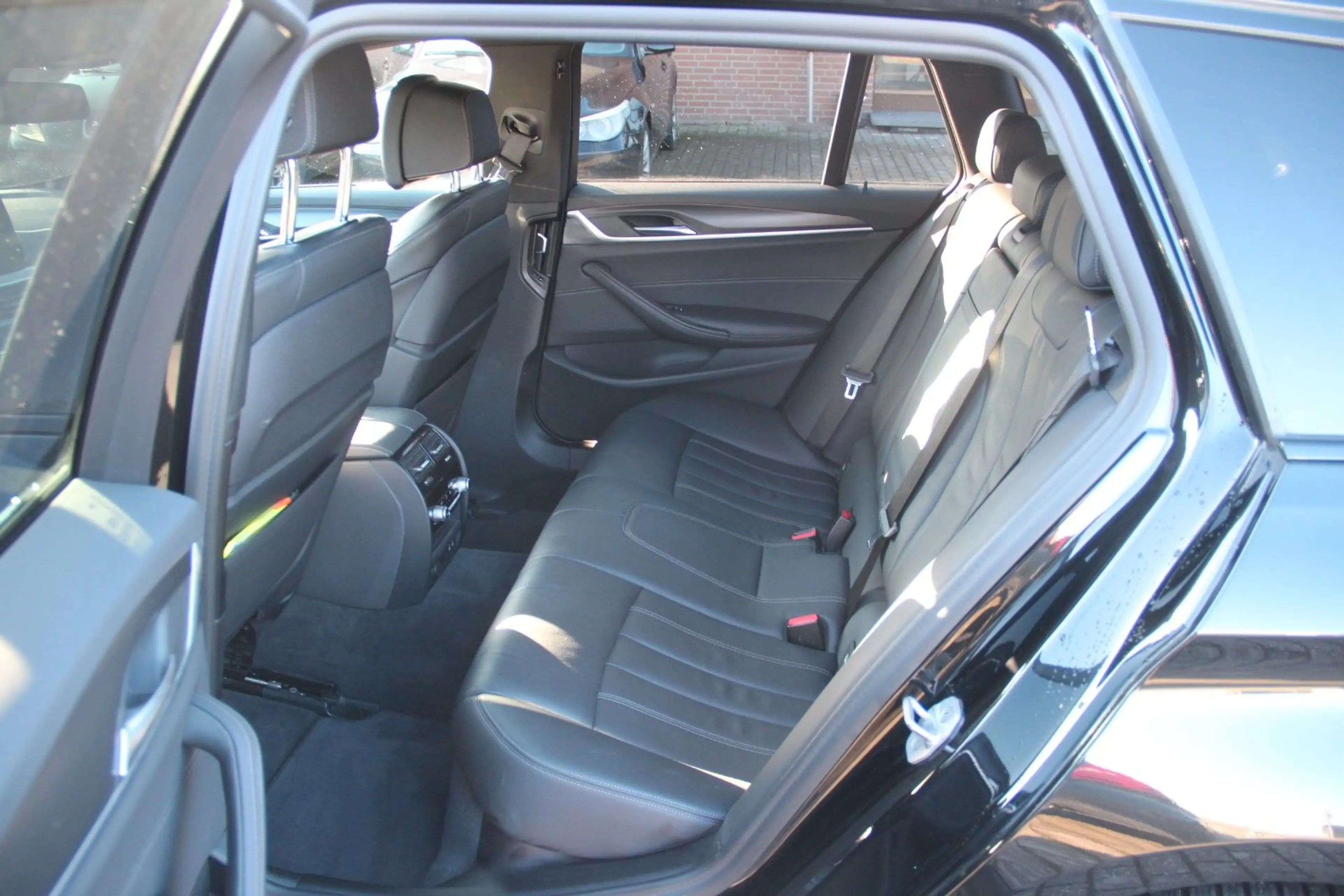 BMW 520 d M Sport, HUD, Laser, RFK — photo 11