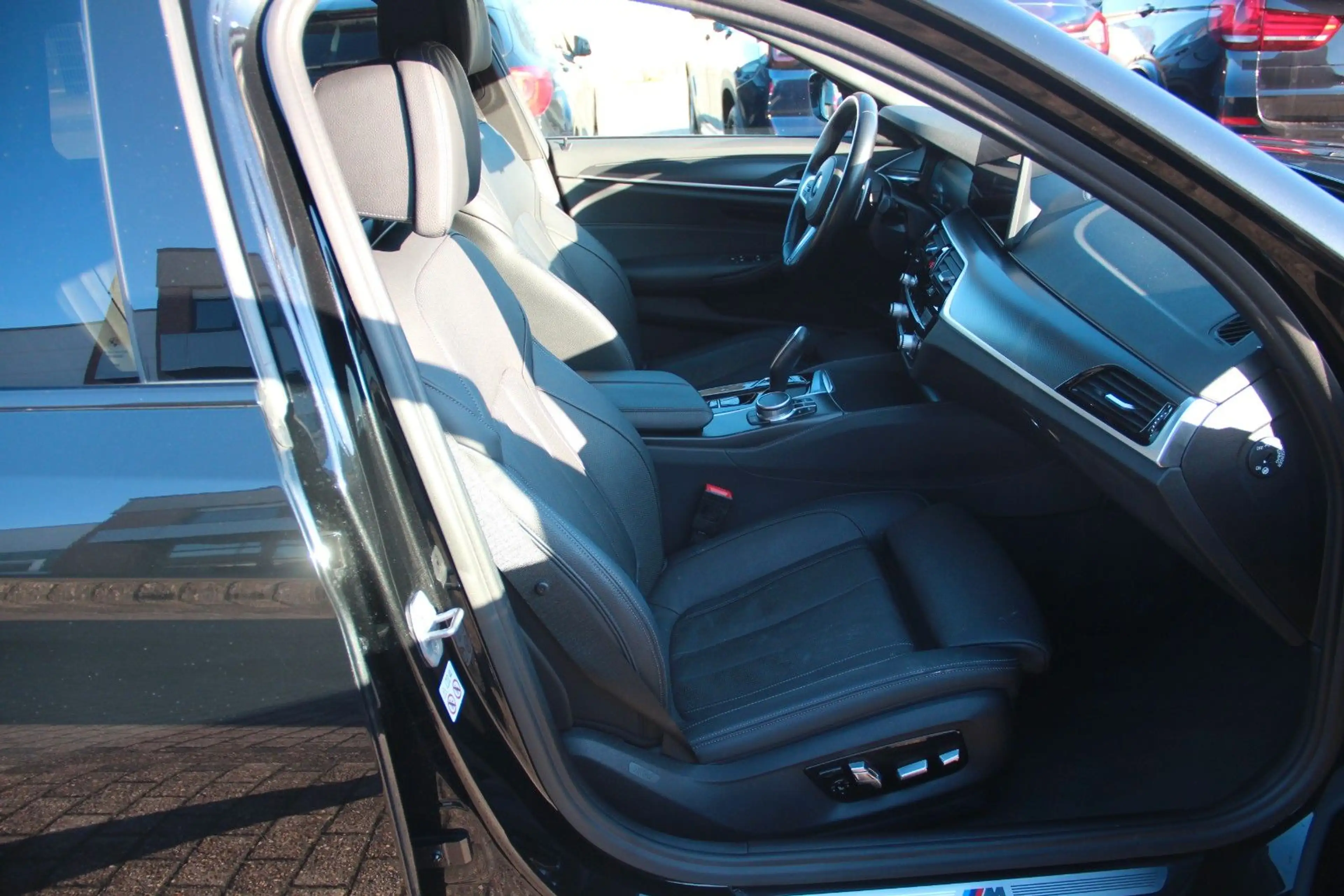 BMW 520 d M Sport, HUD, Laser, RFK — photo 14