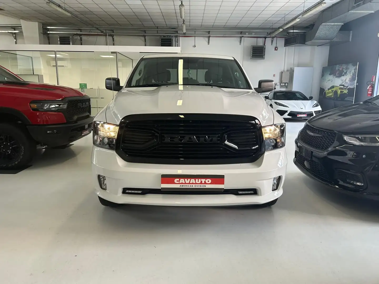 Dodge RAM CLASSIC SLT 5.7 V8 AT - 6 POSTI BENZ/GPL Bianco - 2