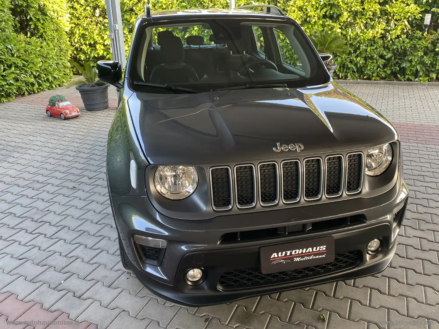 Jeep Renegade 1.6 Mjt 130CV Limited Grijs - 2
