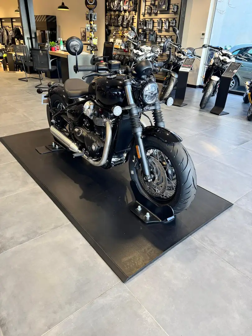 Triumph Bonneville Bobber - 2