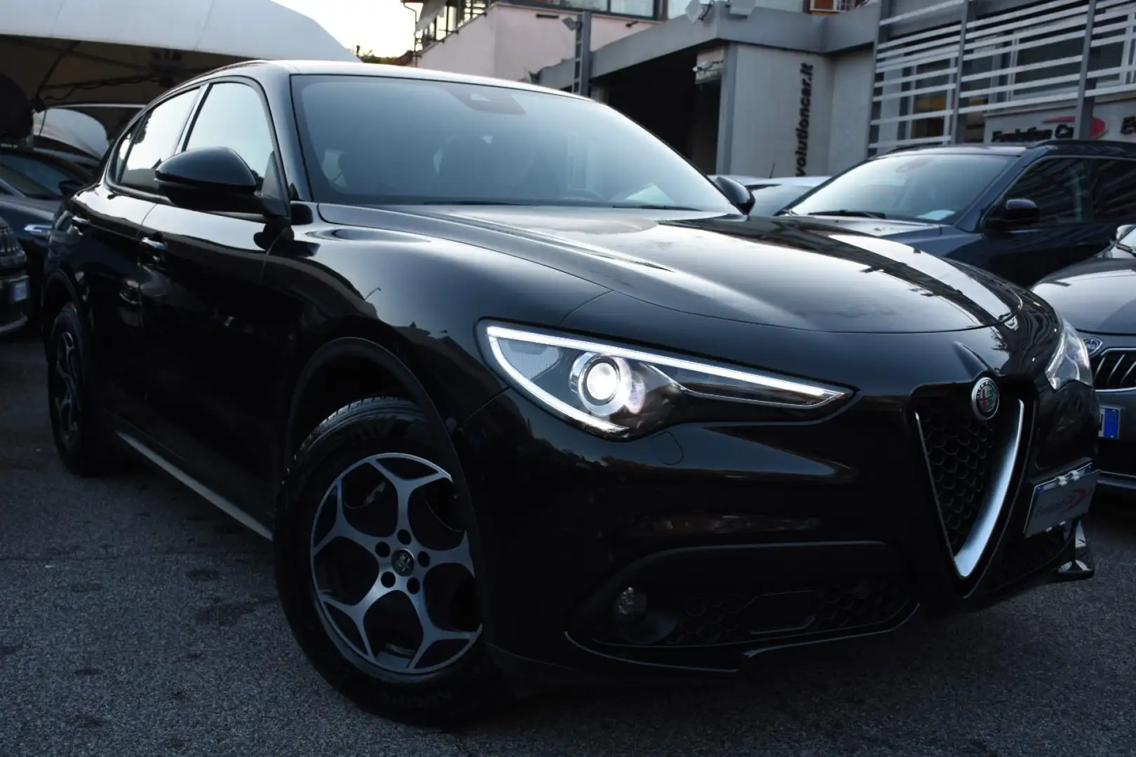 Alfa Romeo Stelvio 2.2 Turbodiesel 190 CV AT8 Q4 Super Business Nero - 2