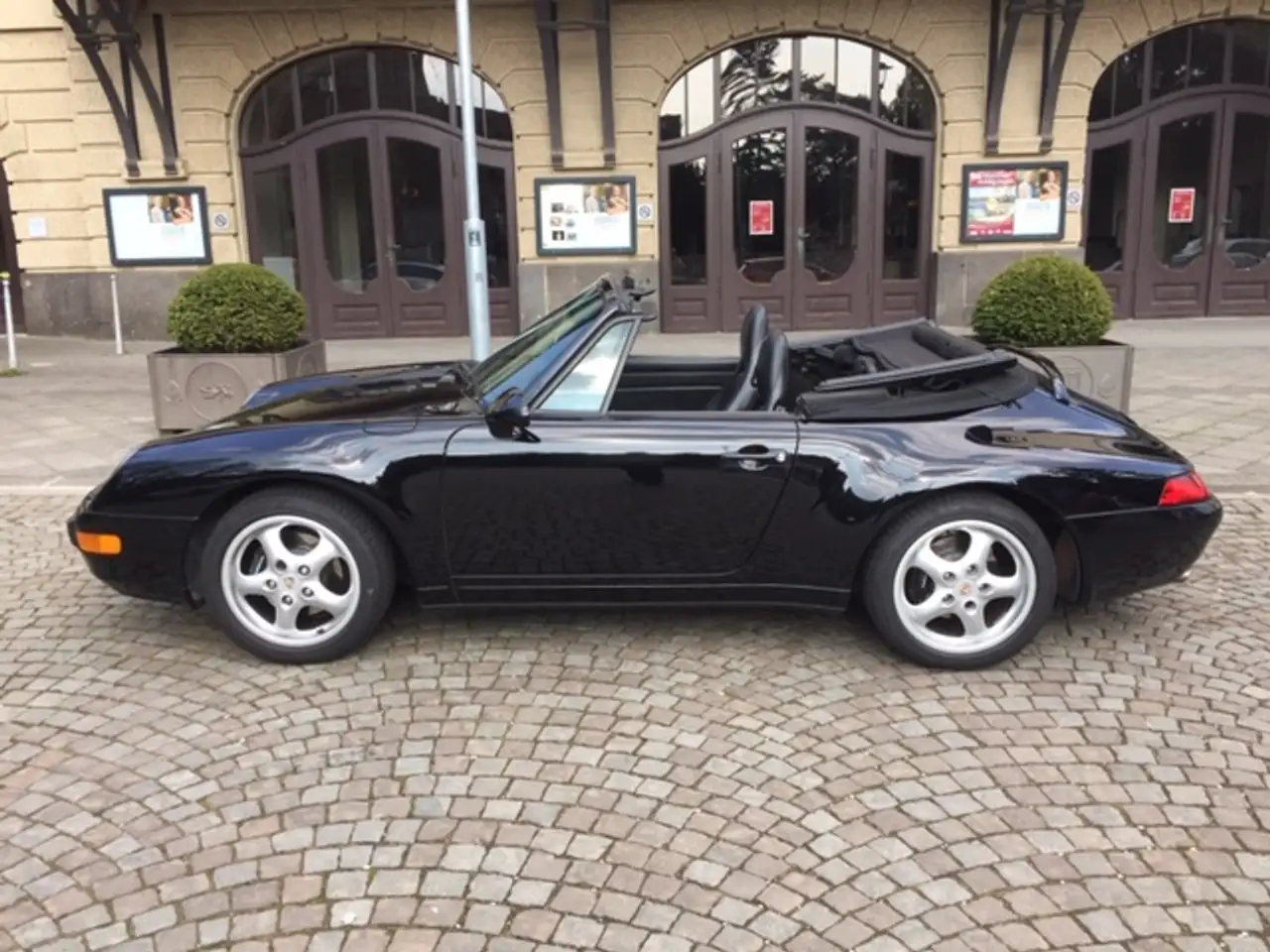 Porsche 993 911 Carrera Cabrio Triple Schwarz, foto 4