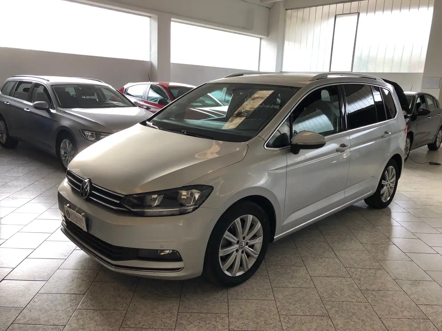 Volkswagen Touran 1.6 tdi Executive 115cv dsg Navy Telecamera Argento - 1