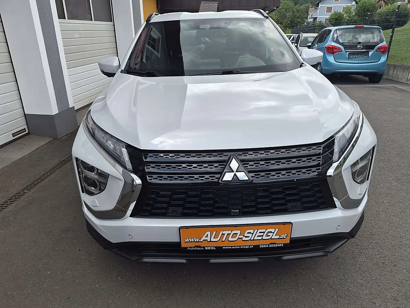 Mitsubishi Eclipse Cross 2,4 PHEV 4WD Diamond CVT Aut. Anhängevorrichtun... Weiß - 2