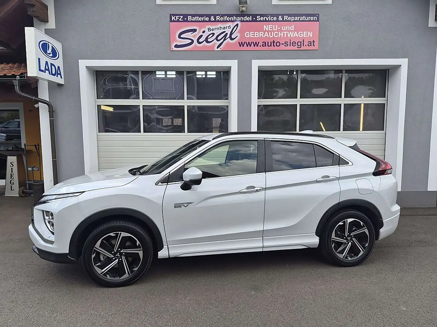 Mitsubishi Eclipse Cross 2,4 PHEV 4WD Diamond CVT Aut. Anhängevorrichtun... Weiß - 1