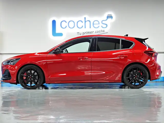 Ford Focus view 2