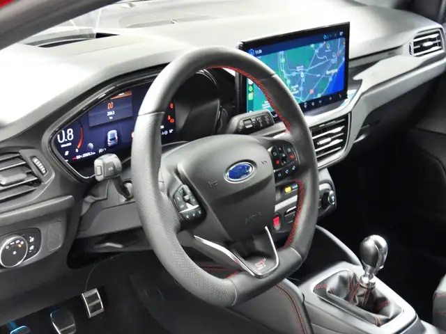 Ford Focus view 11