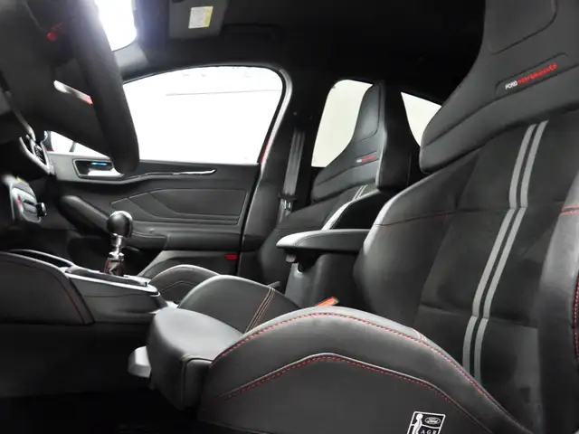 Ford Focus view 12