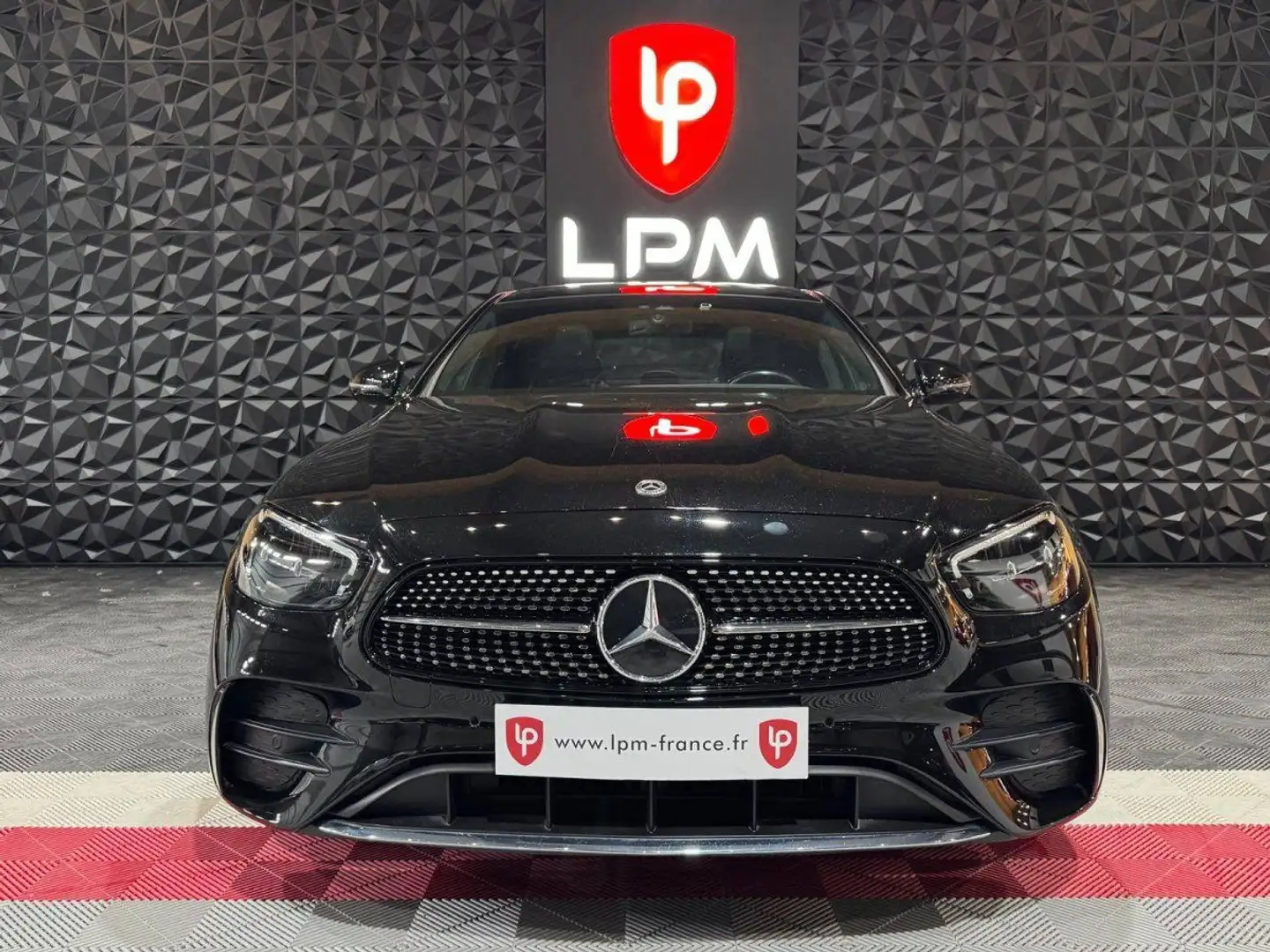 Mercedes-Benz E 300 V (S213) 300 de 194%2B122ch Avantgarde Line 9G-Tro Zwart - 2