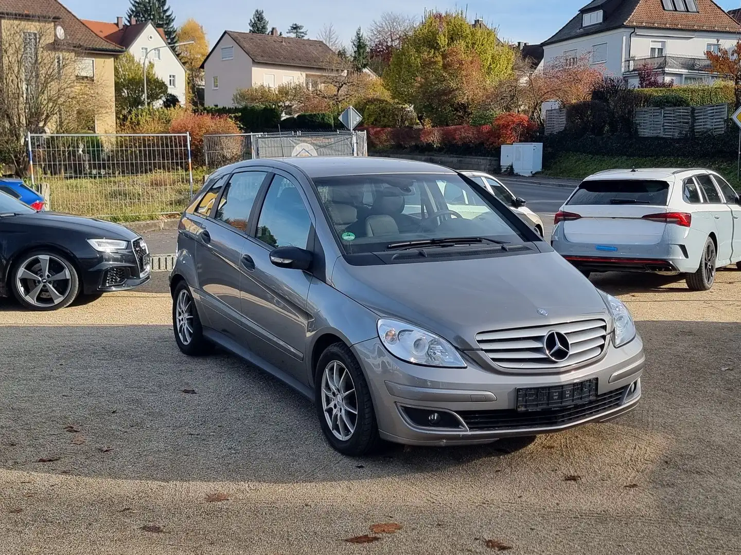 Mercedes-Benz B 180 CDI 2. HAND 8-FACH Gris - 2