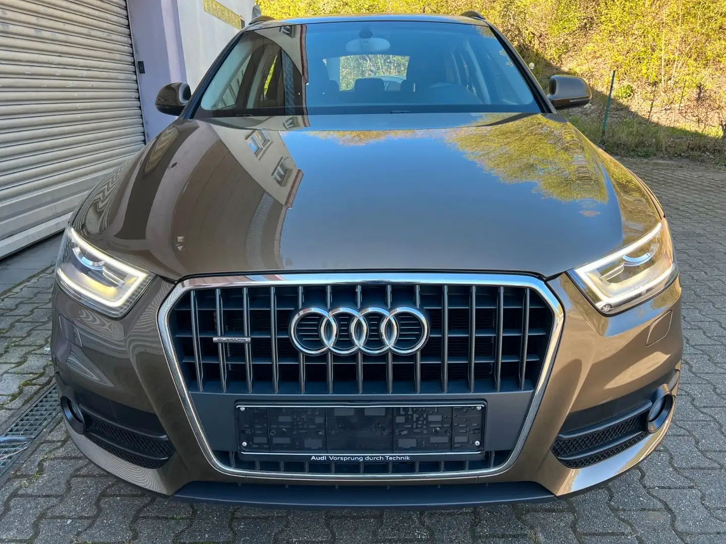 Audi Q3 2.0 TFSI quattro-1.Hd-AHK-LED Braun - 2