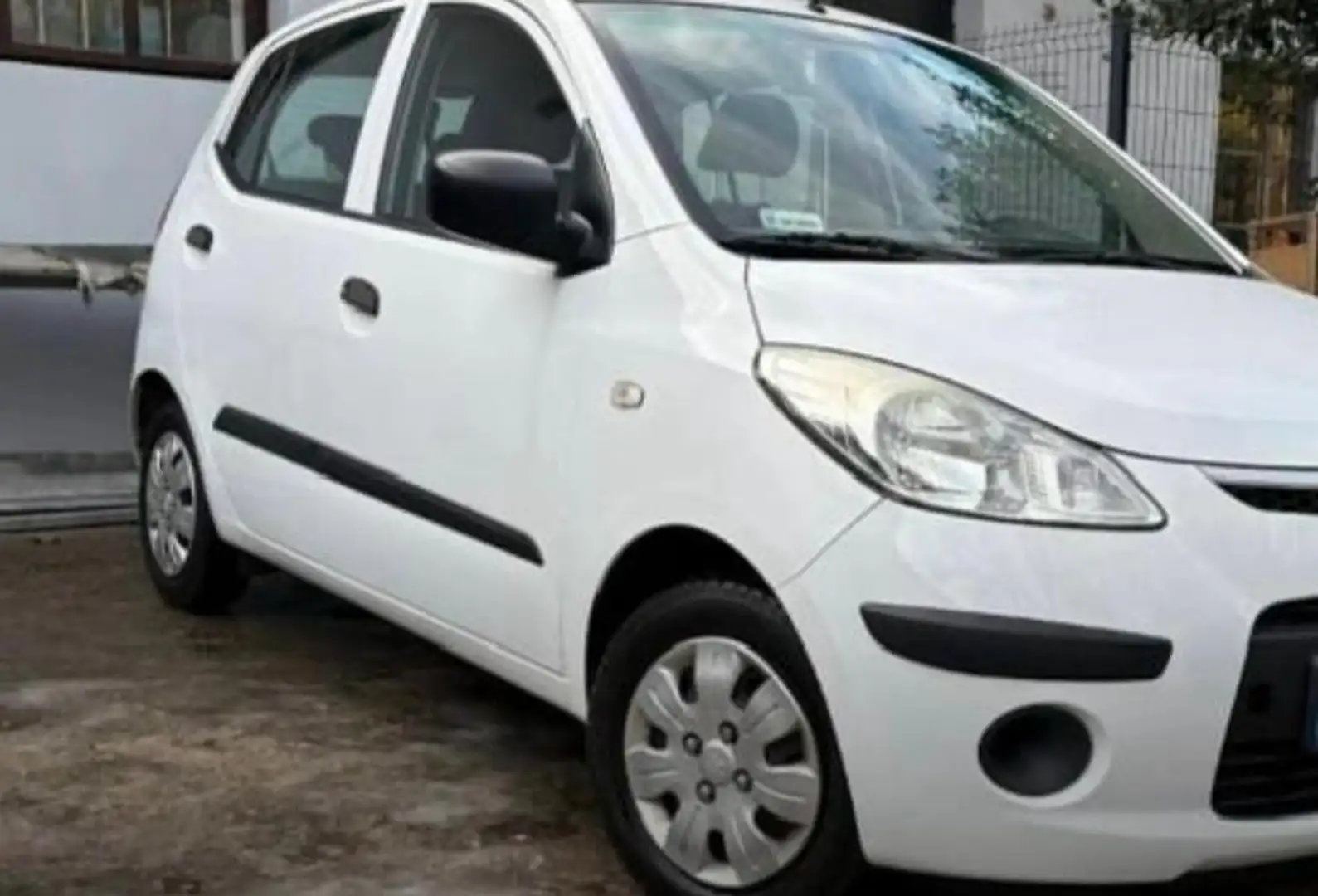 Hyundai i10 1.1 Tüv neu! Fehér - 1