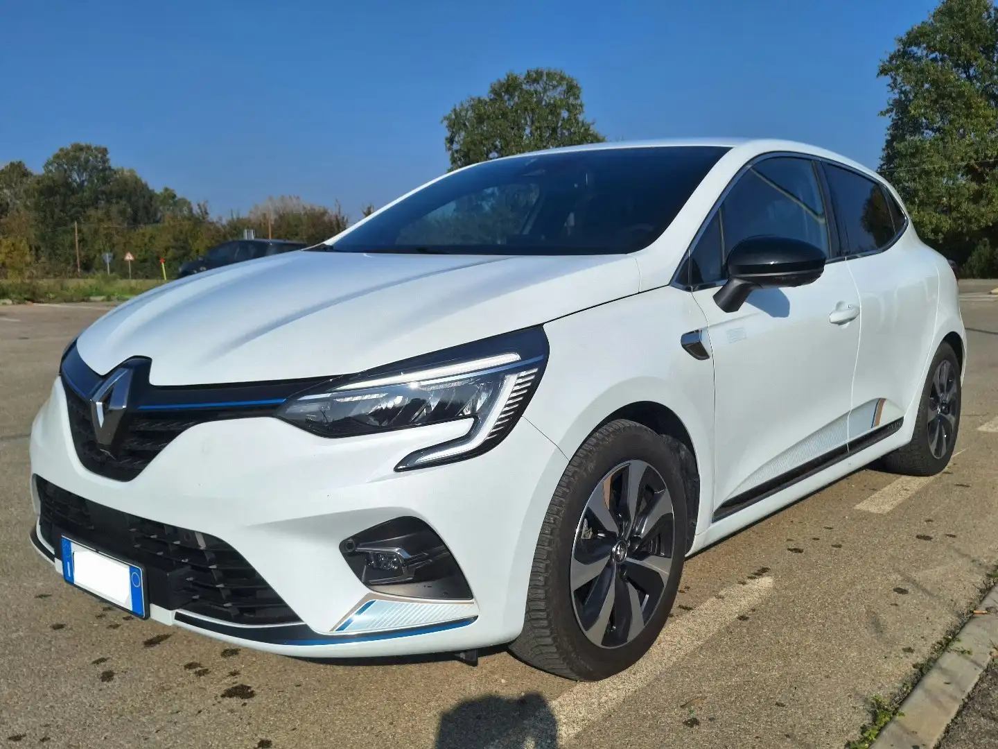 Renault Clio 1.6 E-Tech Hybrid Serie limitata 140cv Bianco - 1