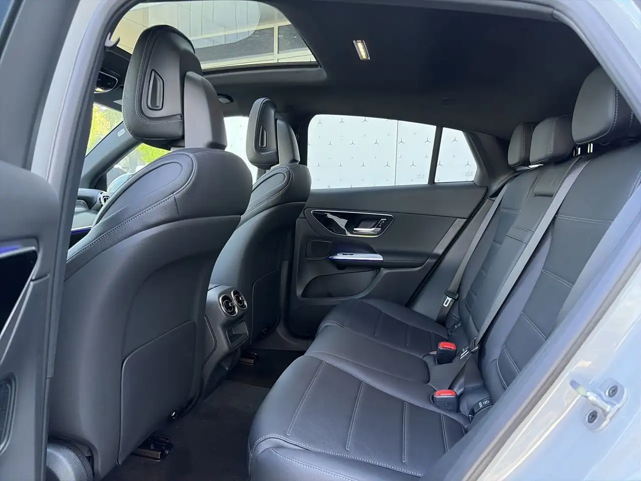 Mercedes-Benz GLC снимка Mercedes-Benz GLC