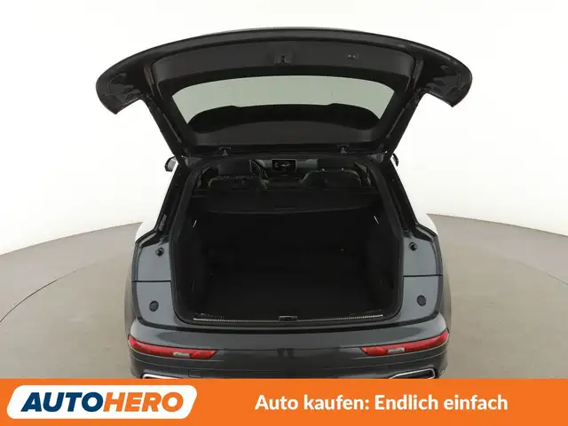 Audi Q5 view 16